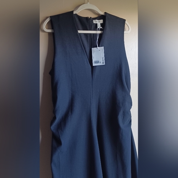 NWT- COS DRESS - Picture 4 of 7